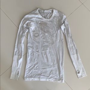 Run Swiftly Long sleeve.